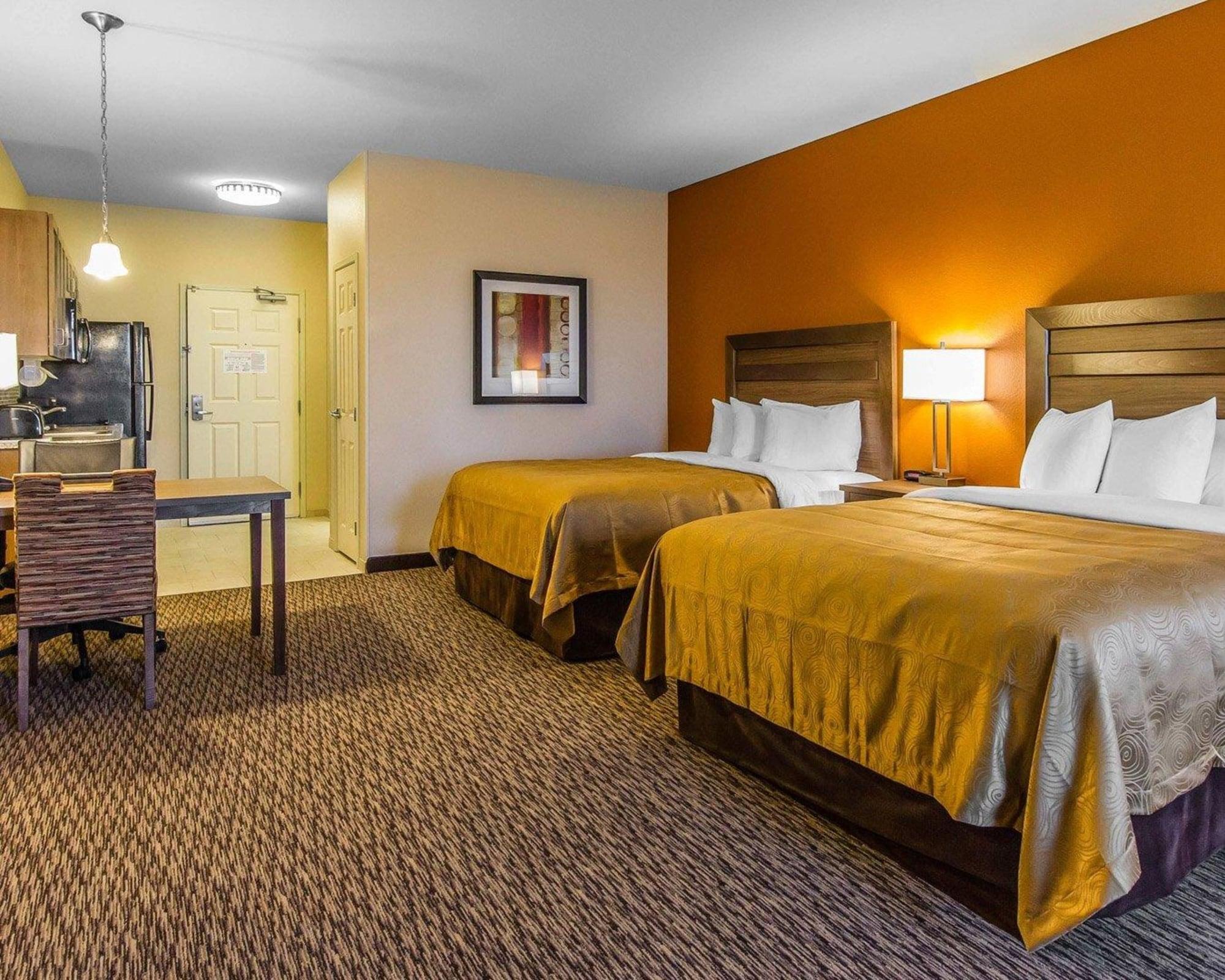 Mainstay Suites Watford City - Event Center Extérieur photo