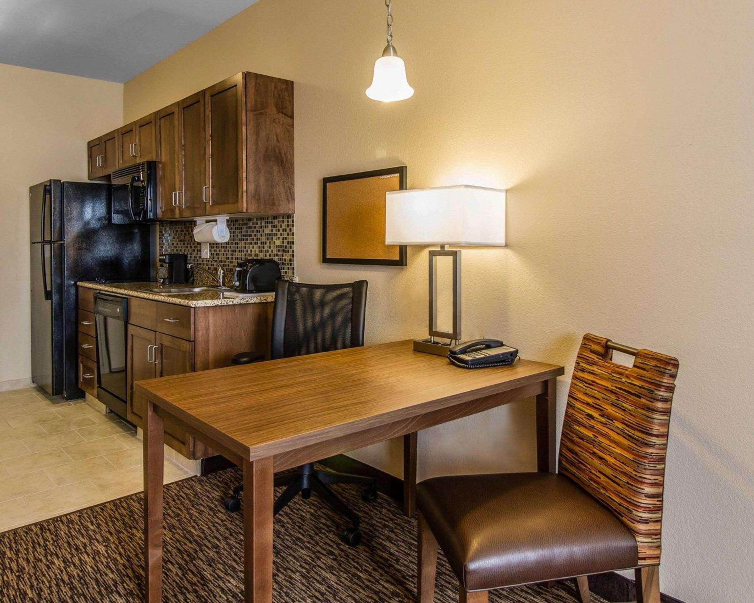 Mainstay Suites Watford City - Event Center Extérieur photo